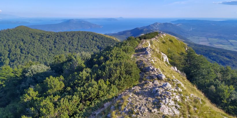 8 Radwege zum Mountainbiken im Naturpark Učka - Aussicht vom Berg auf Insel Cres und Losinj