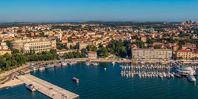 Sehenswertes in Pula - Blick ueber die Stadt - Ferien in Istrien